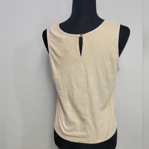 AQUA Women's Size Large Faux Suede Beige Sleeveless Curve Hem Tank - Picture 5 of 9